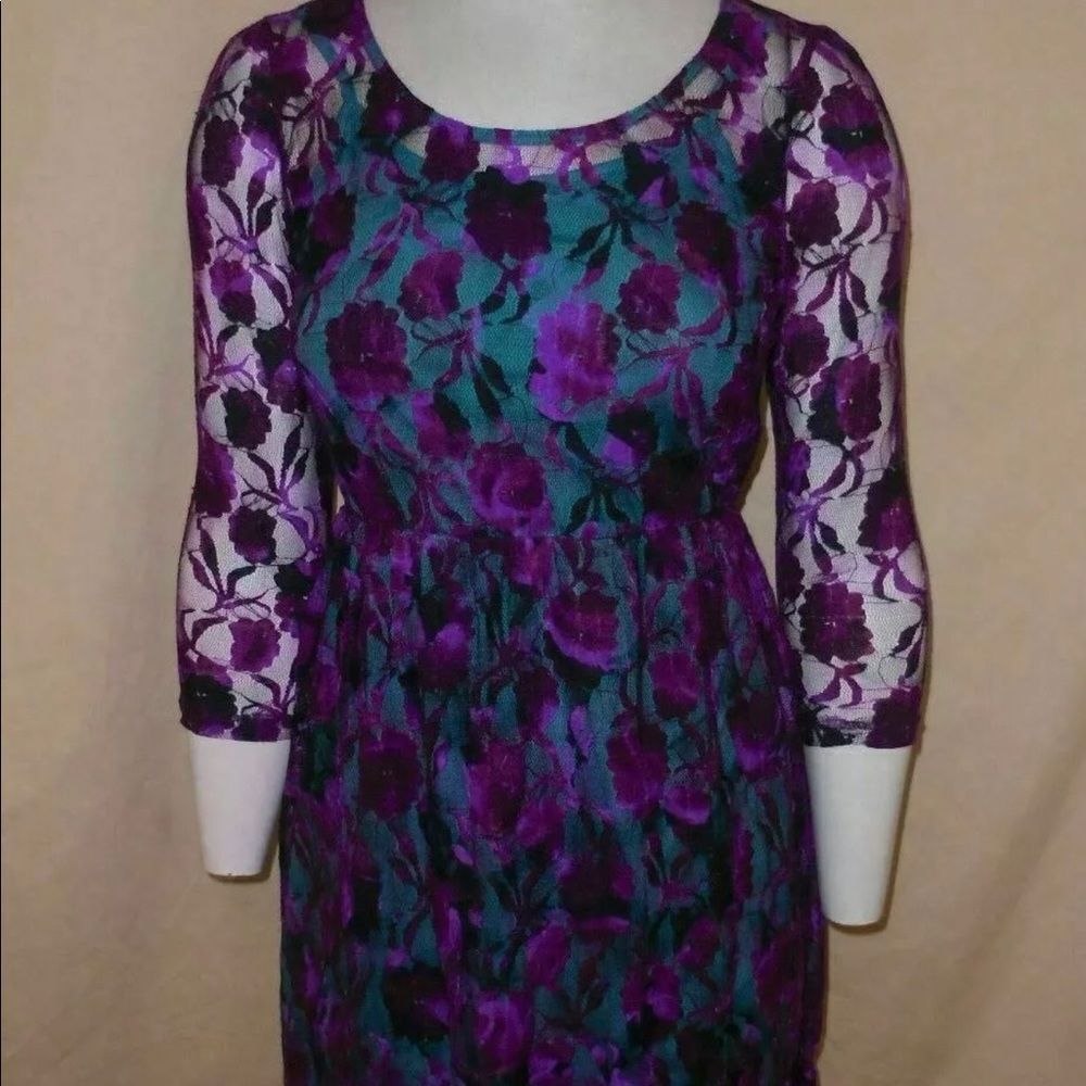 Pinky Floral Lace Overlay Dress sz. S